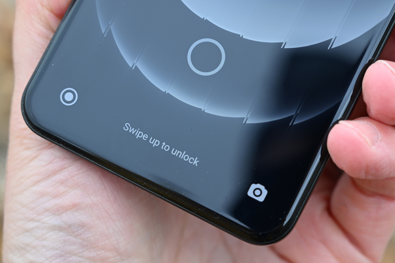Xiaomi 14 Ultra review fingerprint unlock