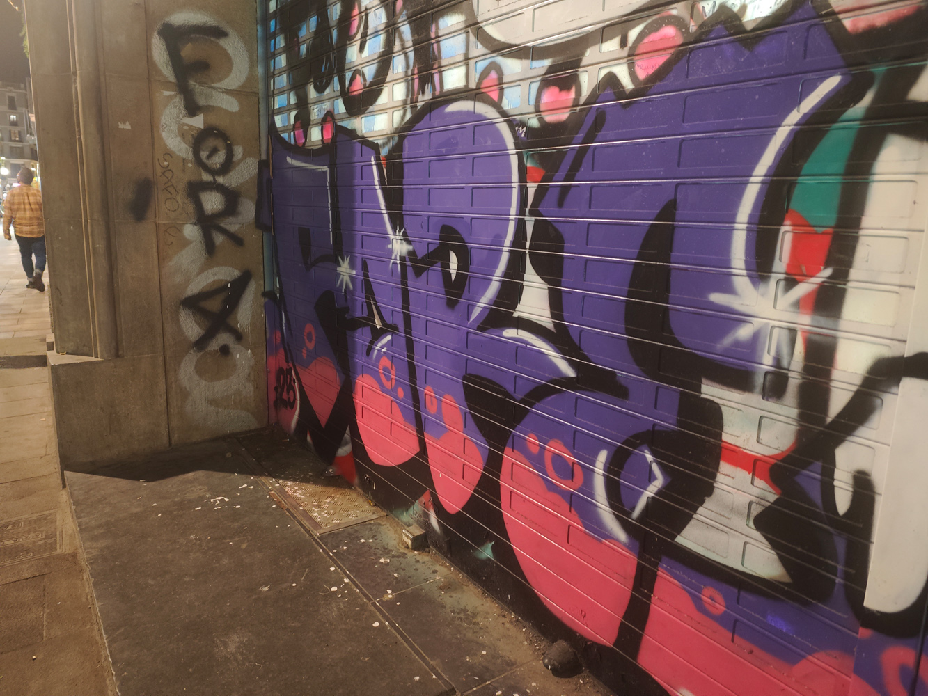 Xiaomi 14 review camera samples graffiti night