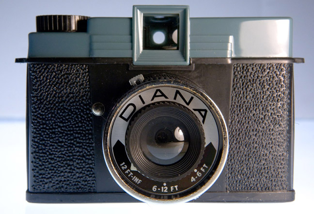 Diana camera
By Jim Newberry (Jimtron) - Jim Newberry Photography, CC BY-SA 2.5, https://commons.wikimedia.org/w/index.php?curid=1028822