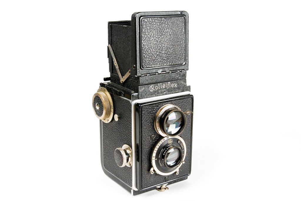 Rolleiflex camera
By I, Diser55, CC BY-SA 3.0, https://commons.wikimedia.org/w/index.php?curid=2430741