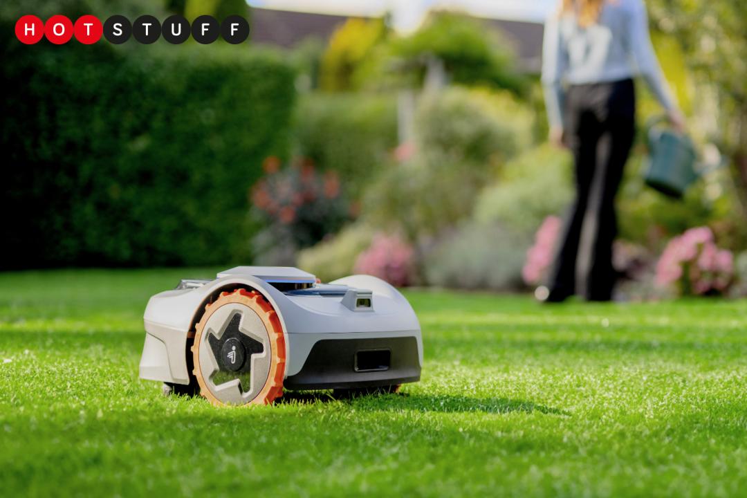 Segway Navimow i Series in use on grass