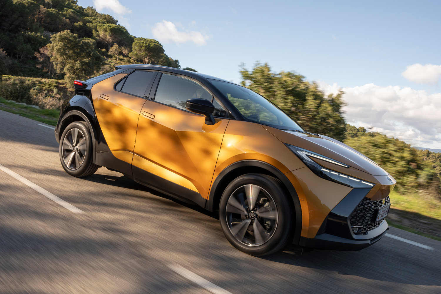 Toyota C-HR plug-in Hybrid 220 review tracking