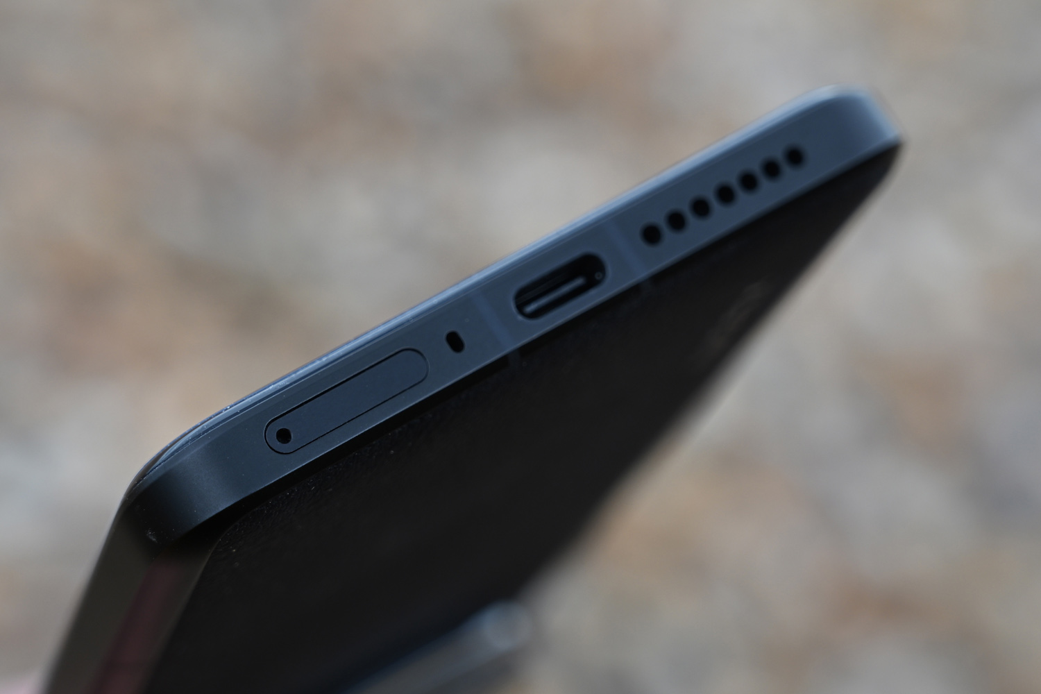 Xiaomi 14 Ultra review USB-C port