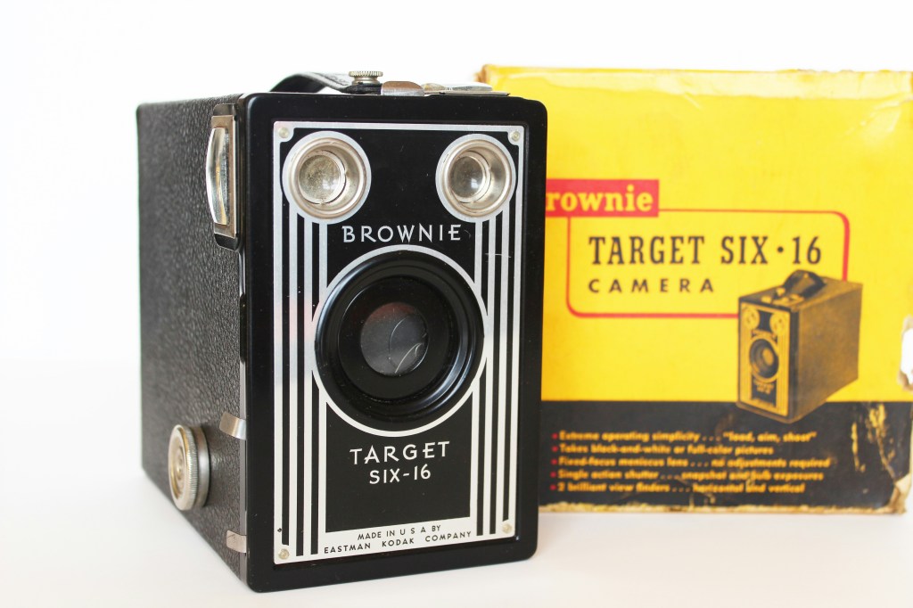 Kodak Brownie
by Jen Theodore on Unsplash