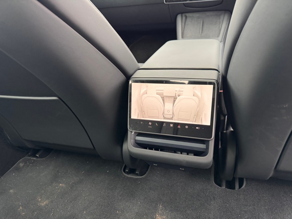 Tesla Model 3 rear screen