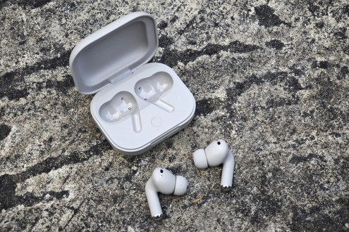 Motorola Buds+ review: with a little help from my friends