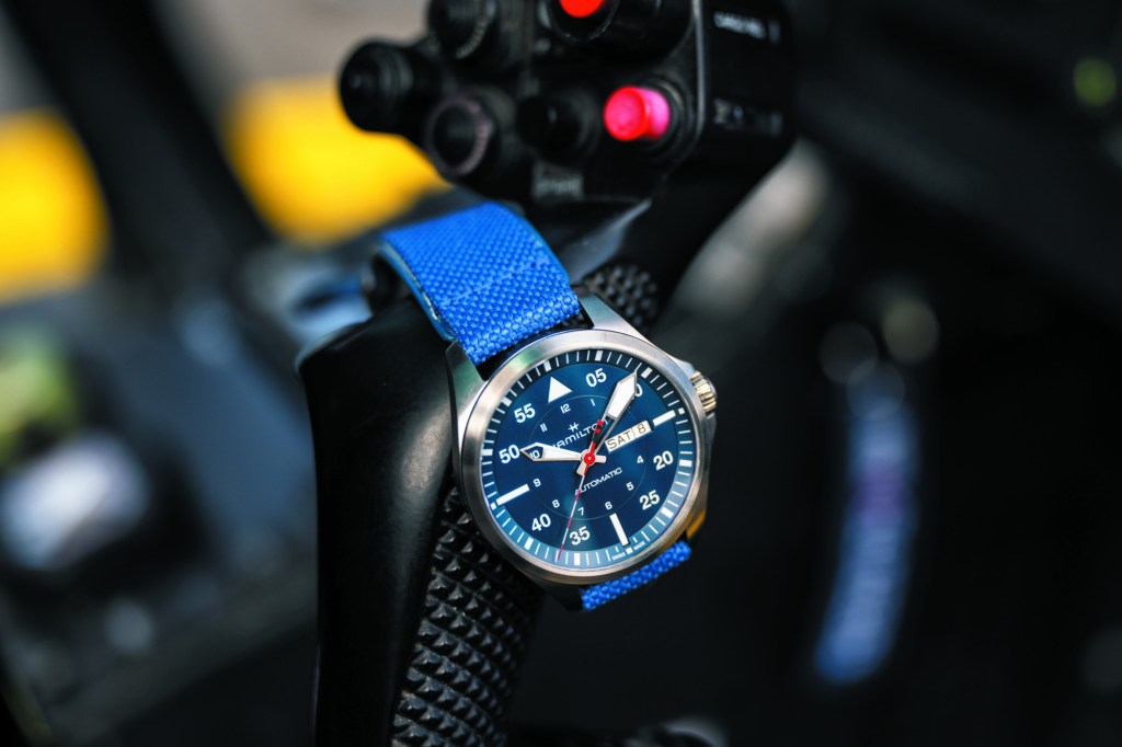 Hamilton Khaki Aviation Pilot Air-glaciers on helicopter steering