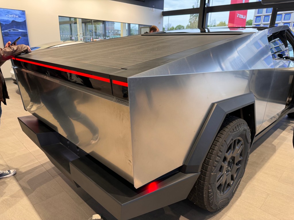 Tesla Cybertruck rear