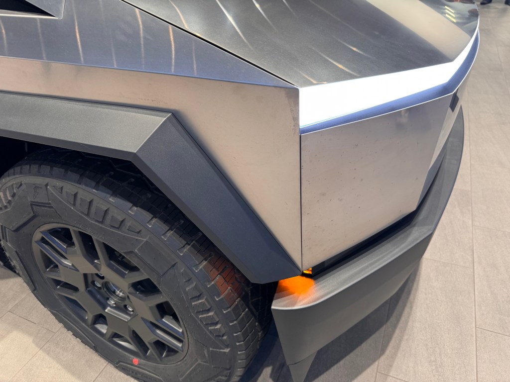 Tesla Cybertruck panels