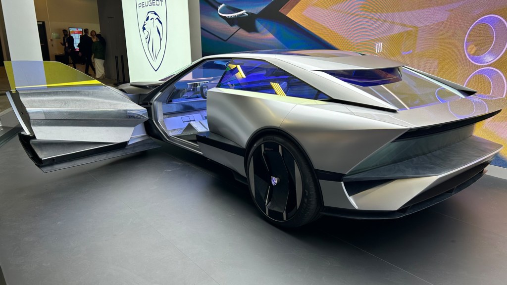 Peugeot Inception concept car rear