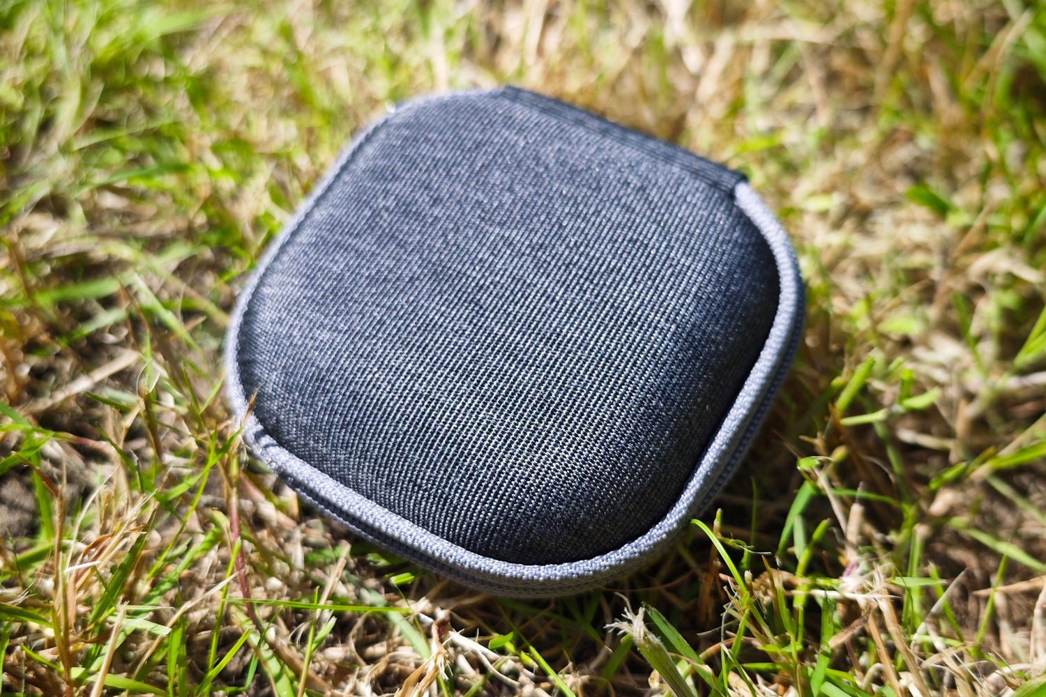 SoundMagic E80D review case