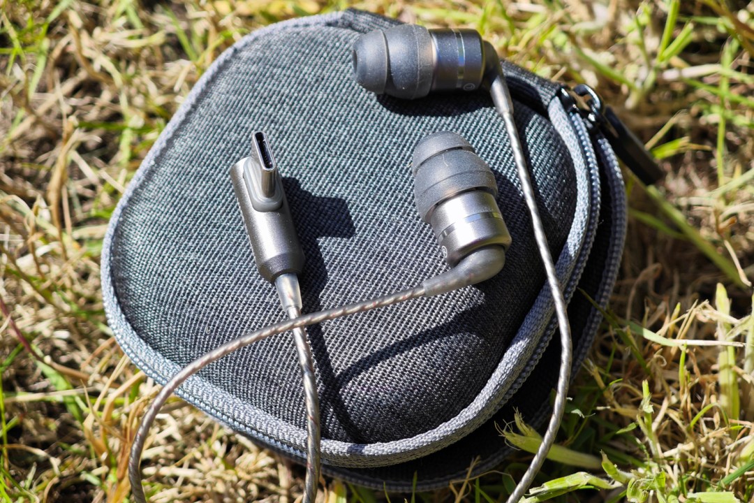 SoundMagic E80D review lead