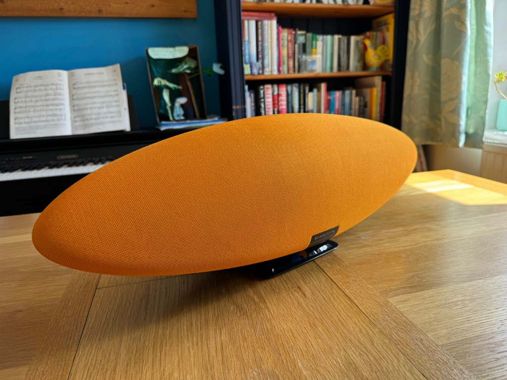 Bowers & Wilkins Zeppelin McLaren Edition