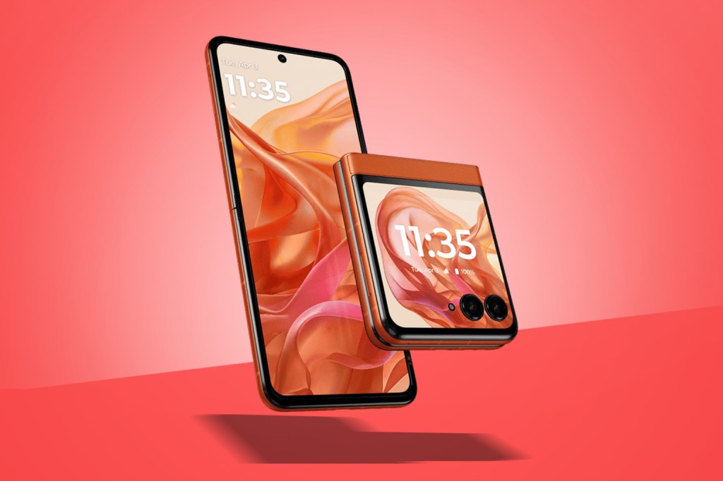 Motorola Razr 50 cutout