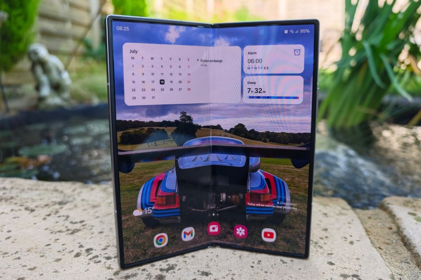 Samsung Galaxy Z Fold6 review: a safe bet sequel