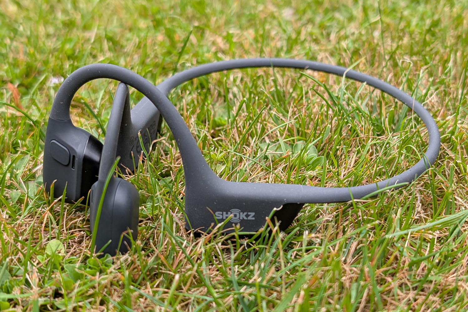 Shokz OpenRun Pro 2 review on grass