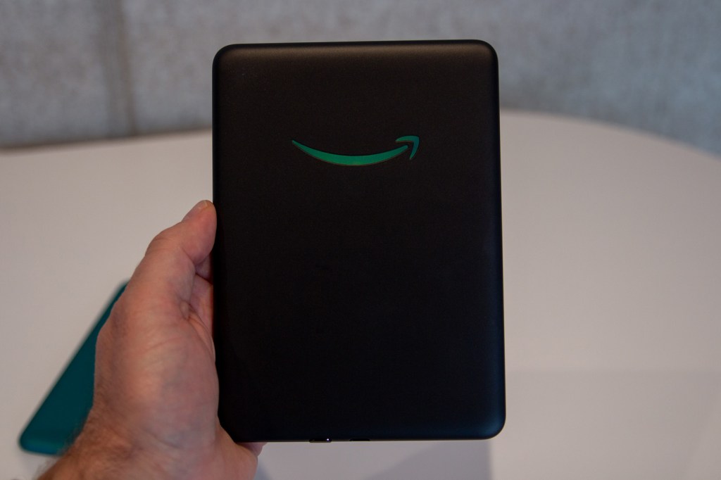 Amazon Kindle Colorsoft Hands On Review Color Finally Comes To Kindle Amazon Kindle Colorsoft Hands On Review Color Finally Comes To Kindle