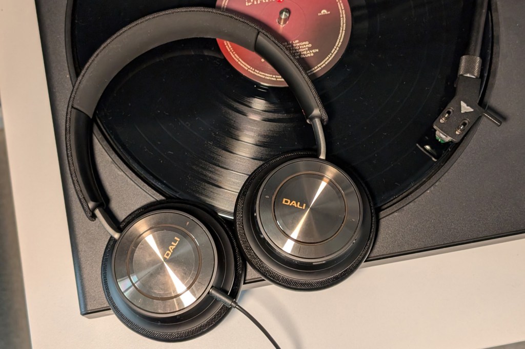 Dali IO-8 review listening