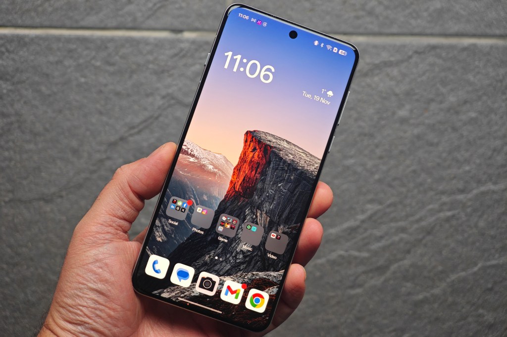 Oppo Find X8 Pro review in hand front