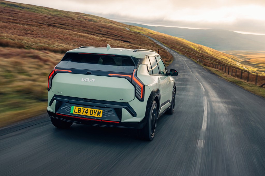 Kia EV3 review tracking rear