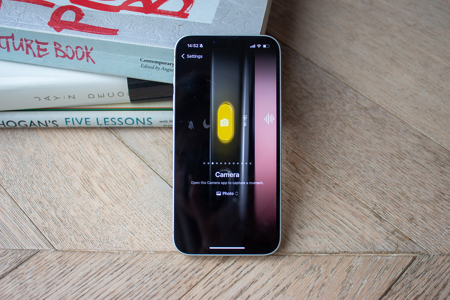 Apple iPhone 16e - action button customisation