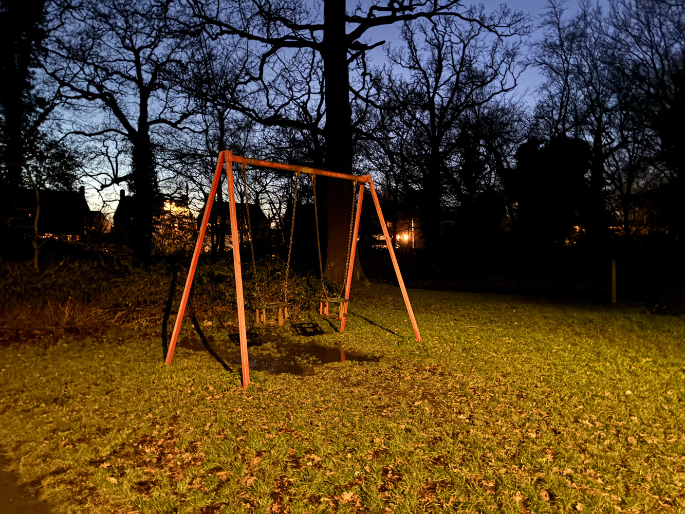 Apple iPhone 16e cameras samples swings