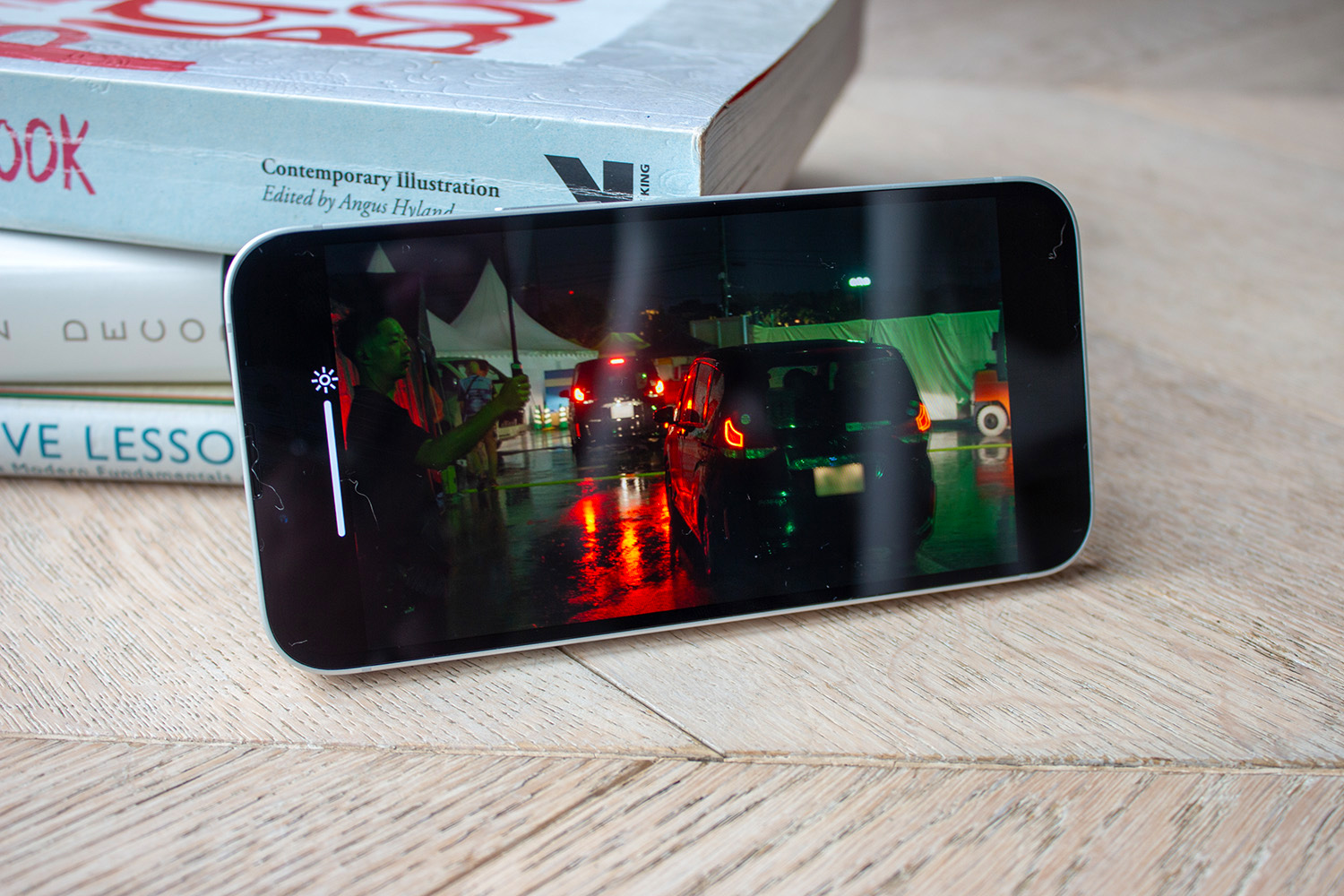 Apple iPhone 16e - display 1