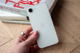 Apple’s cheap(ish) iPhone just got even cheaper in Amazon’s Prime sale
