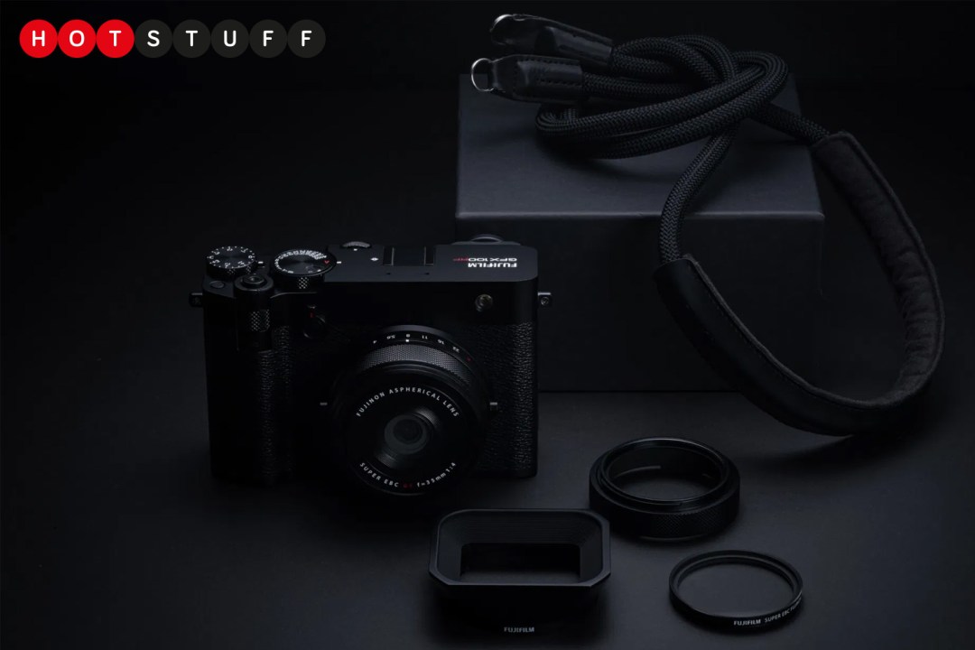 Fujifilm GFX100RF hot stuff lead