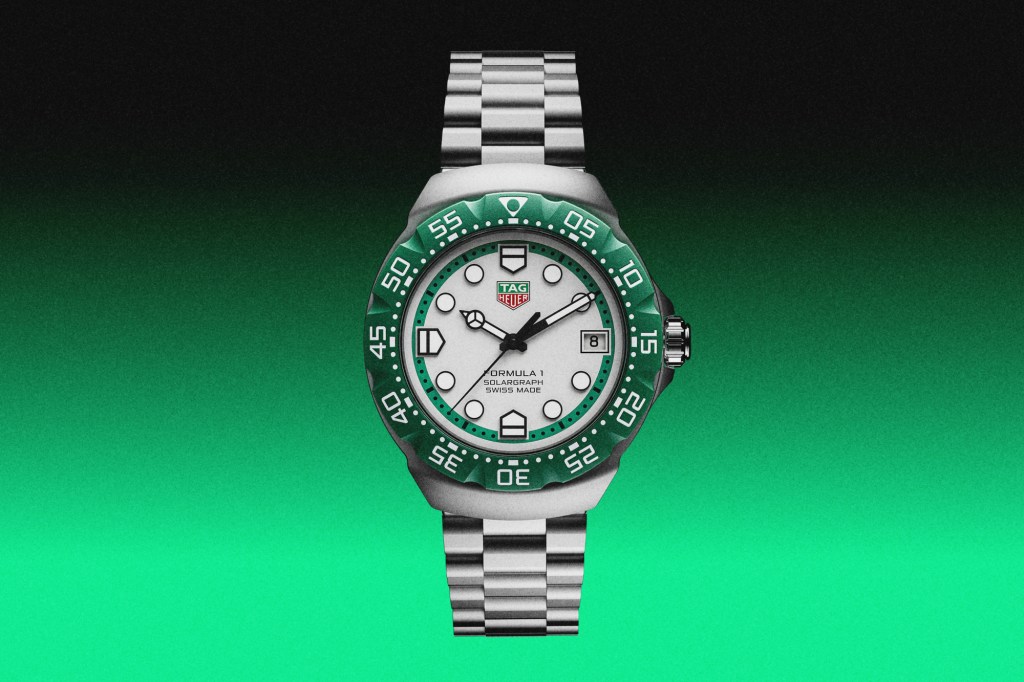 TAG Heuer Forumla 1 Solargraph on green background