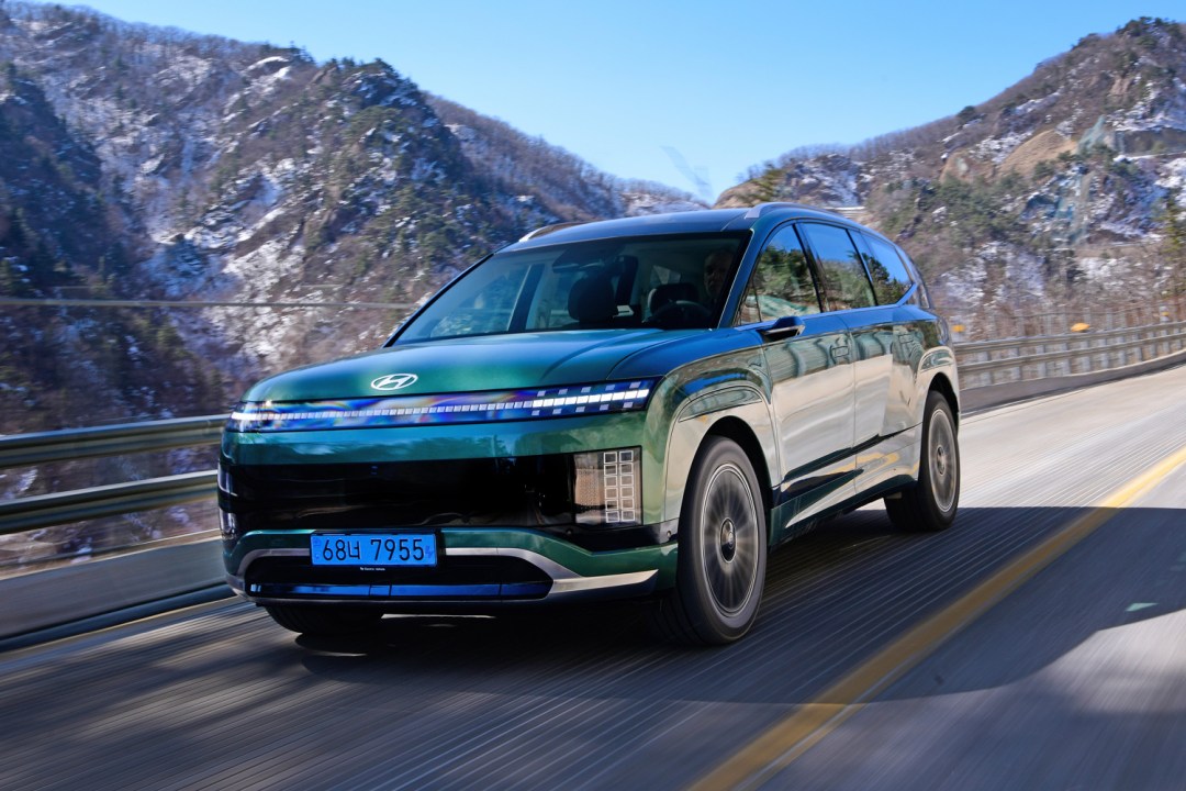 Hyundai Ioniq 9 review tracking lead