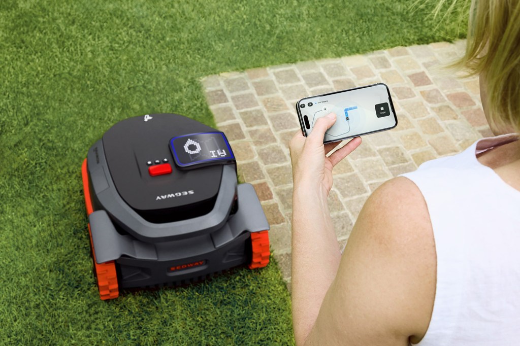 Segway Navimow X3 robotic mower with AI assisted mapping software