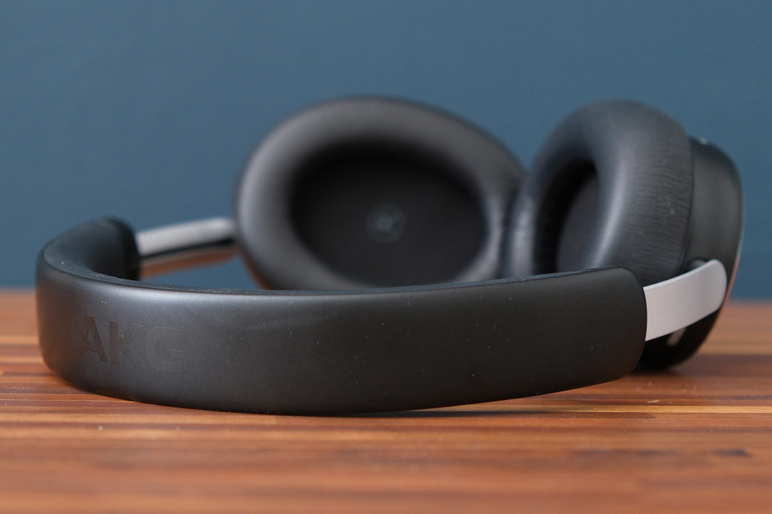 AKG N9 Hybrid review headband