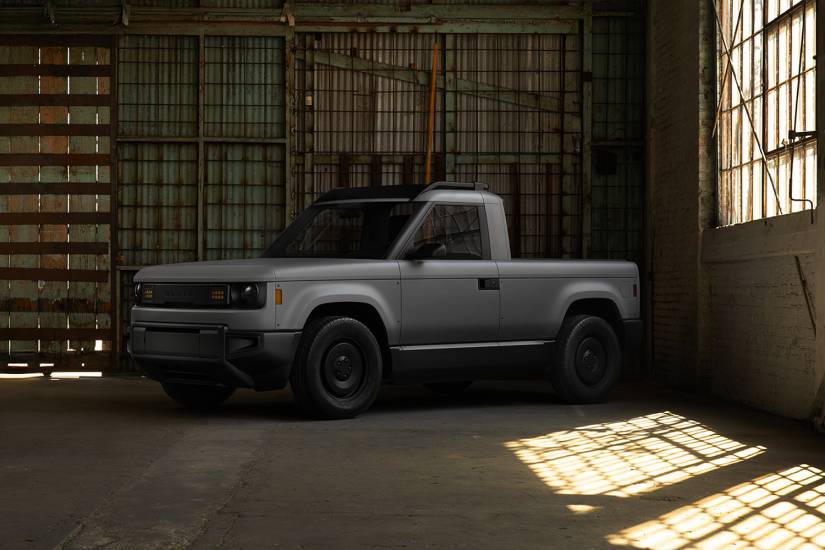 I’ve seen the Slate Truck pickup and the best thing about it is there’s no touchscreen