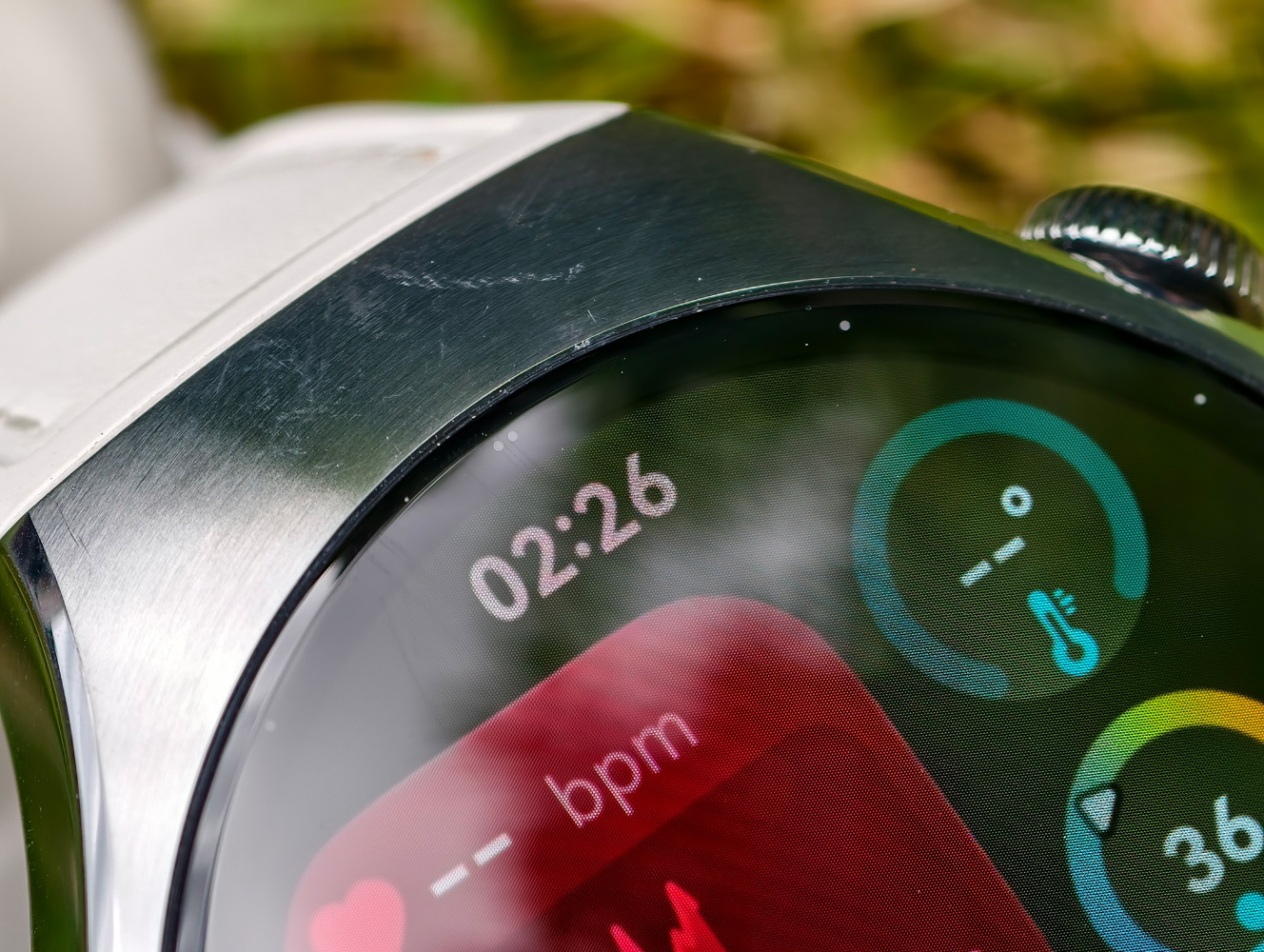Huawei Watch 5 review bezel