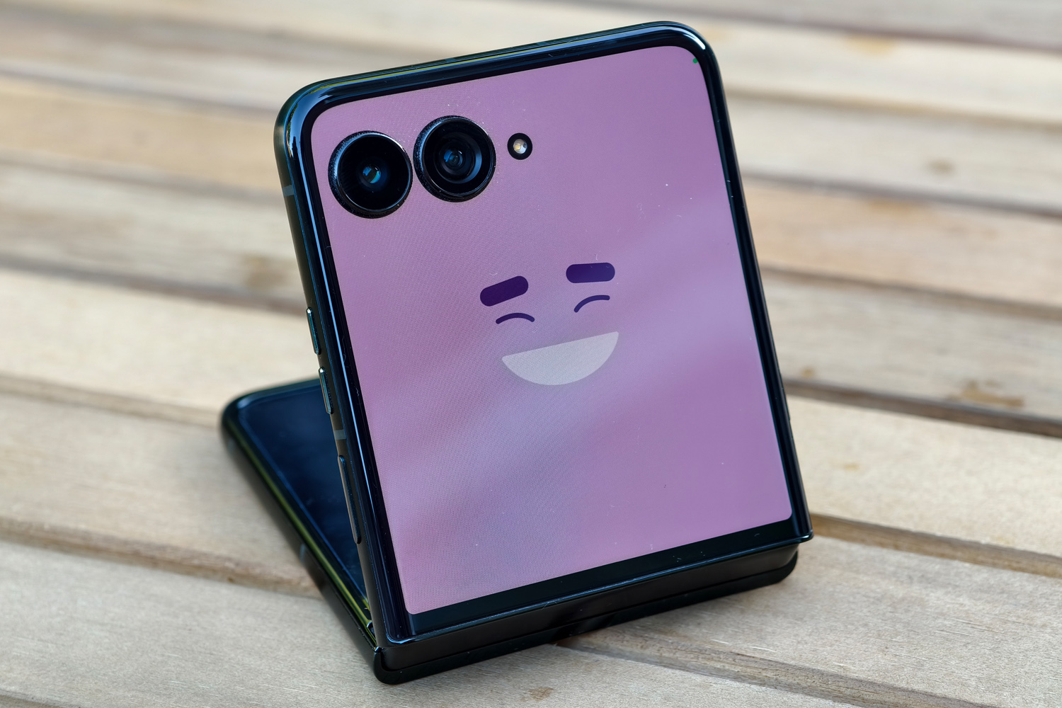 Motorola Razr 60 Ultra review camera cartoon