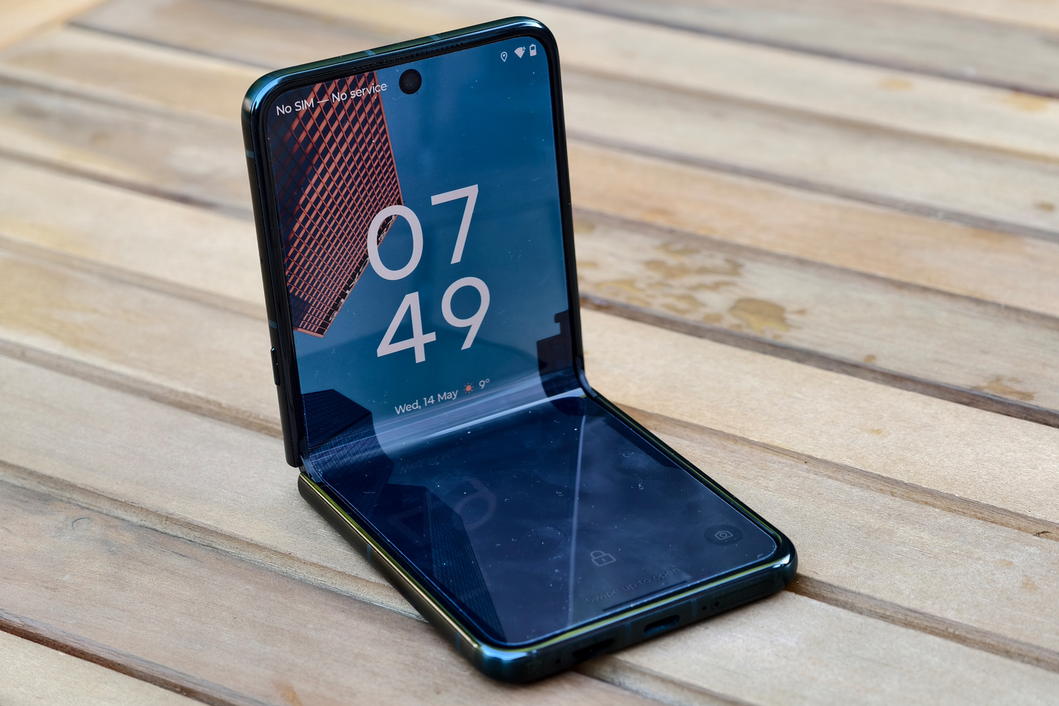 Motorola Razr 60 Ultra review open