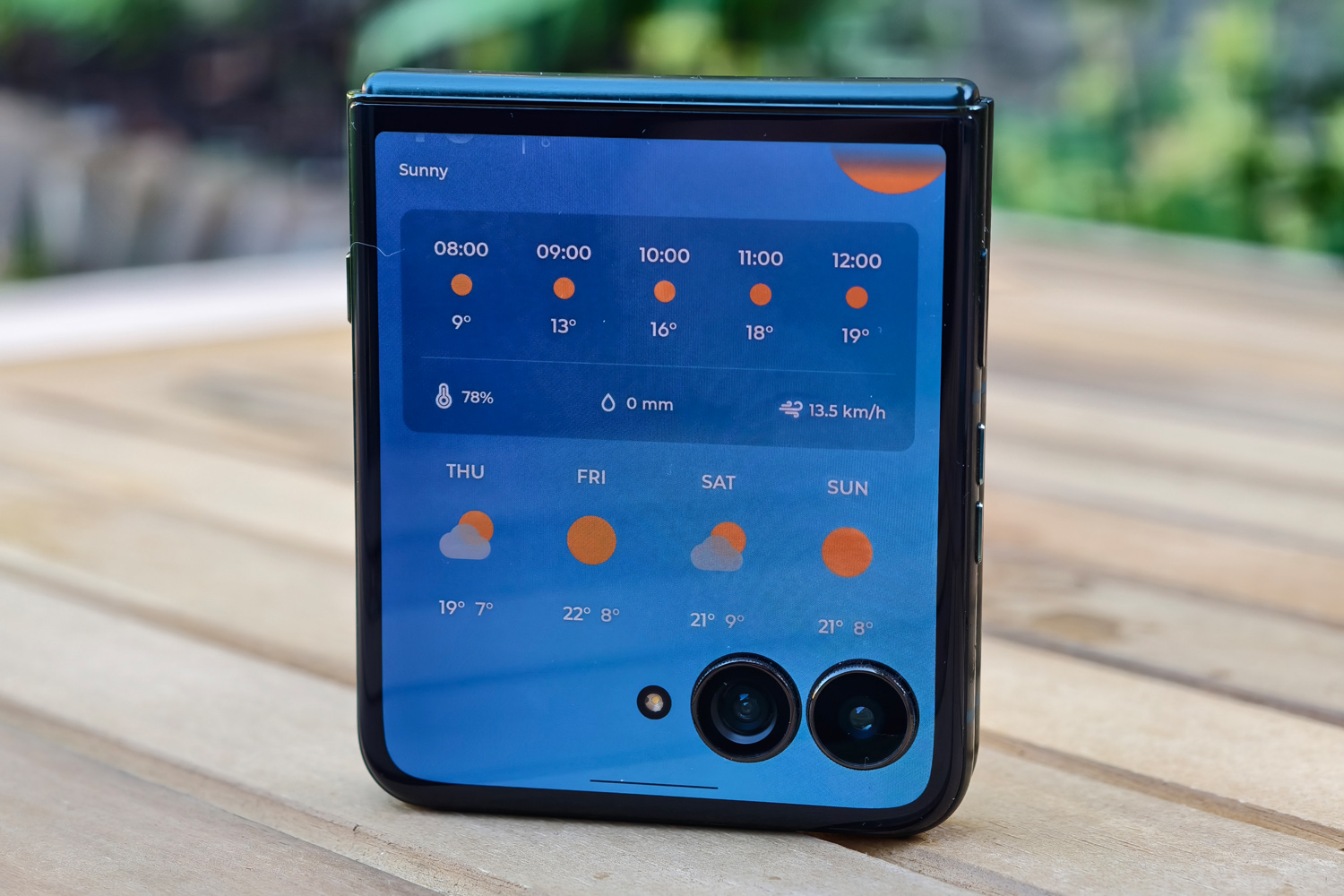 Motorola Razr 60 Ultra review weather