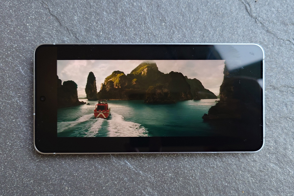 Samsung Galaxy S25 Edge display 1