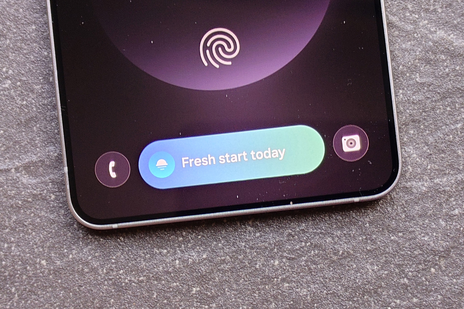 Samsung Galaxy S25 Edge now bar