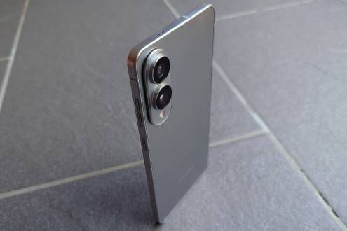 I reviewed the Samsung Galaxy S25 Edge and it’s a slim sensation with one fatal flaw