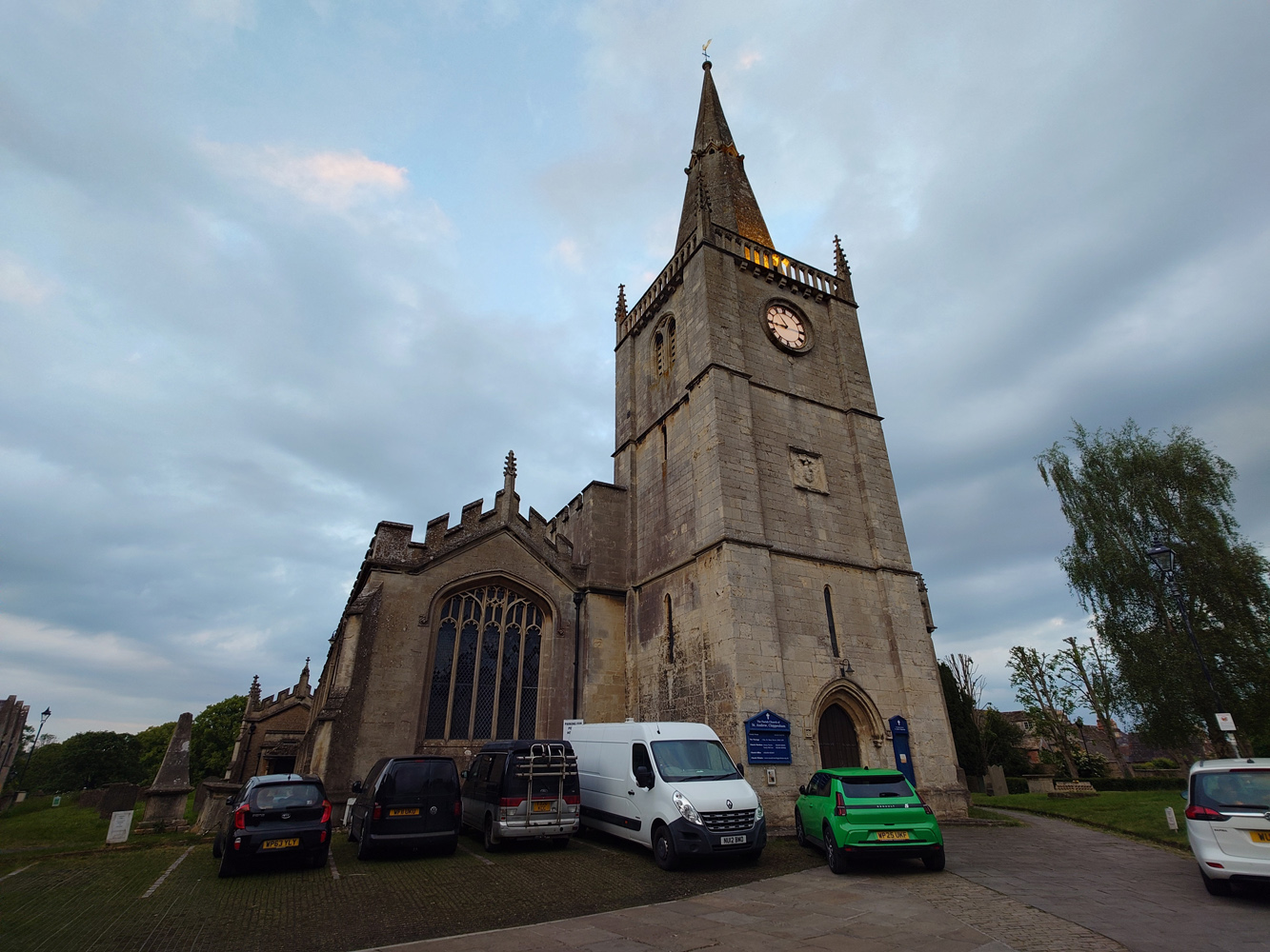 Sony Xperia 1 VII camera samples church ultrawide
