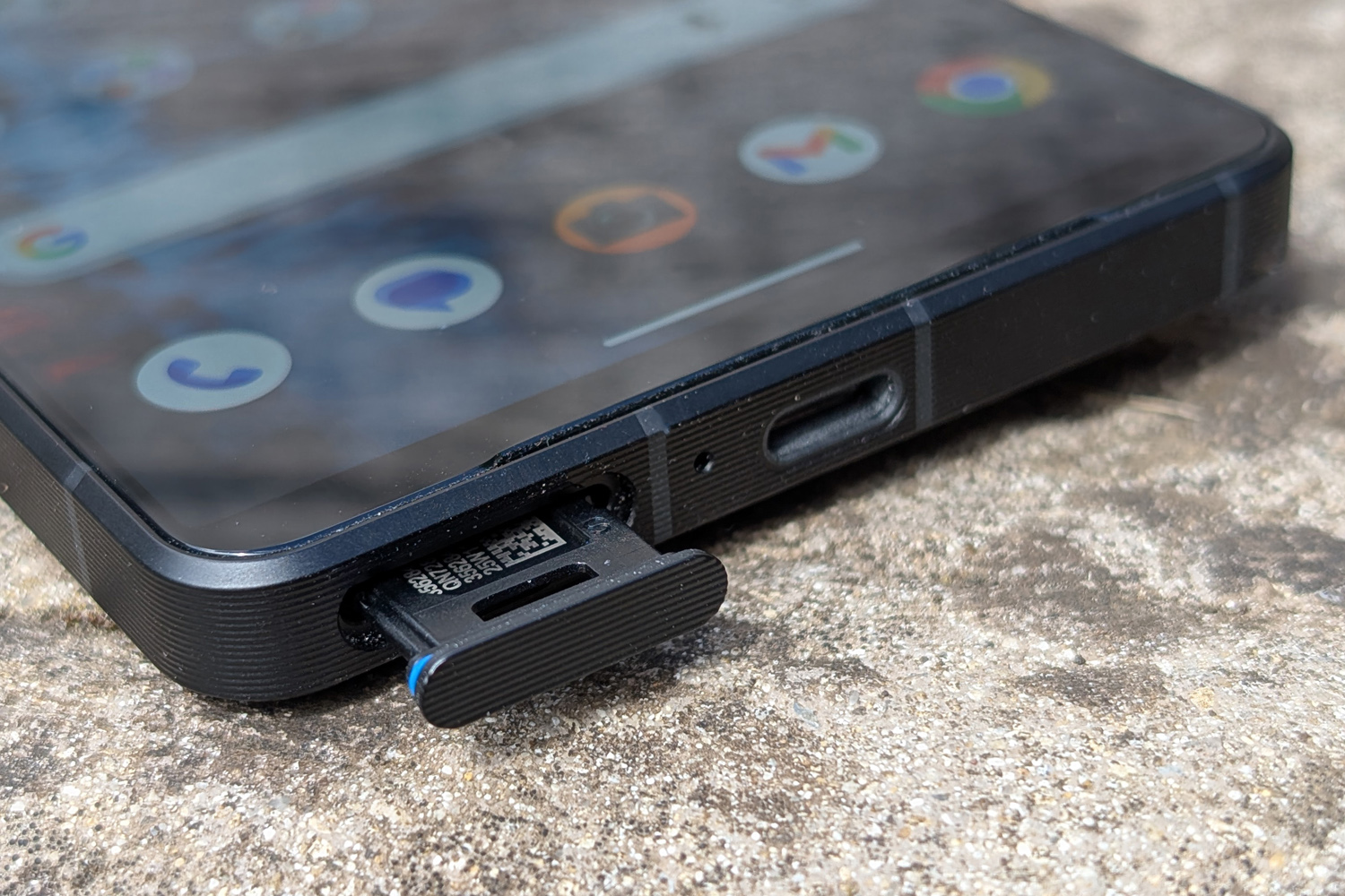 Sony Xperia 1 VII review microSD card slot