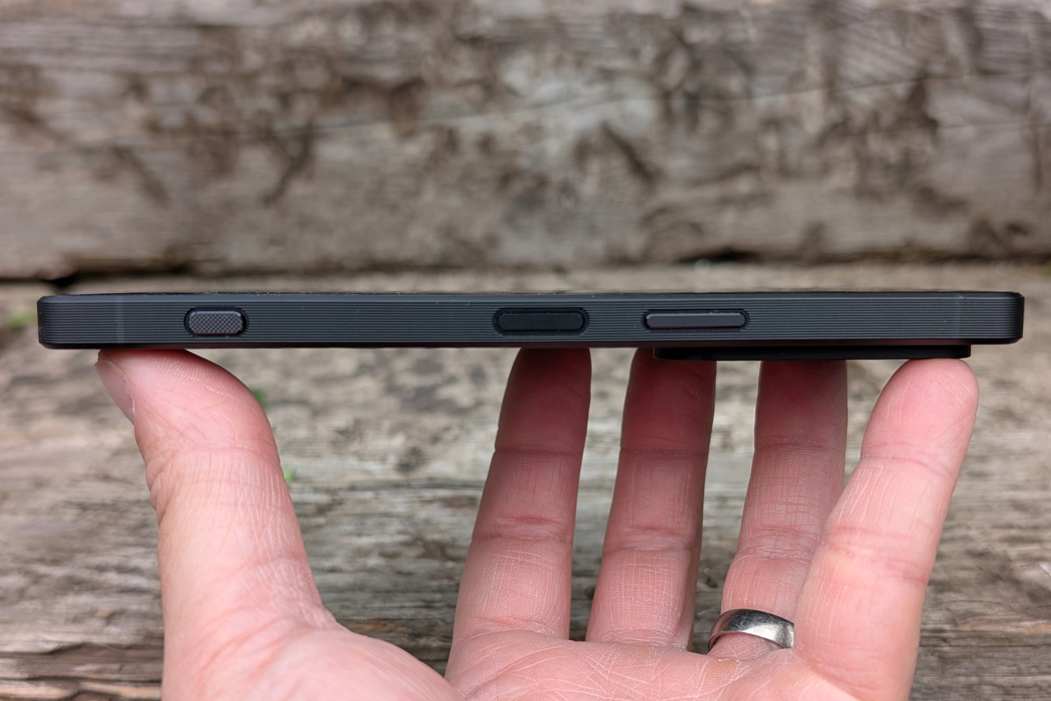 Sony Xperia 1 VII review side profile
