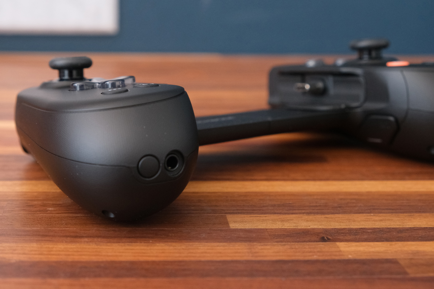 Backbone Pro controller review headpone port