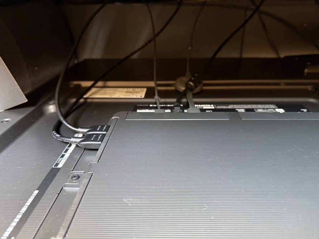 LG G5 Review Cable Connectivity