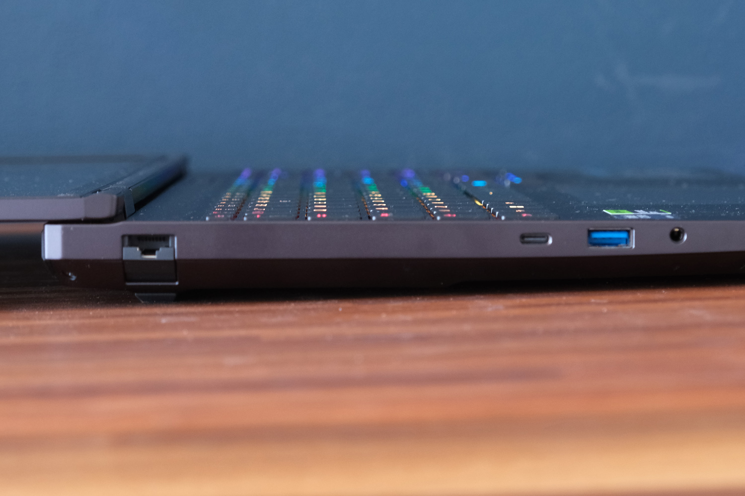 Medion Erazer Beast 16 X1 review ports left