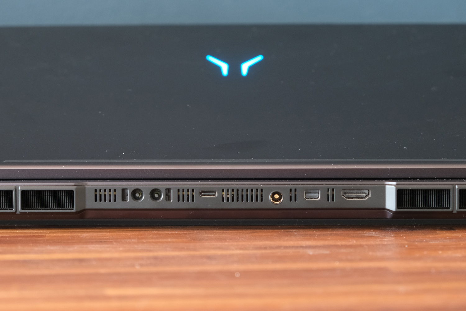Medion Erazer Beast 16 X1 review ports rear