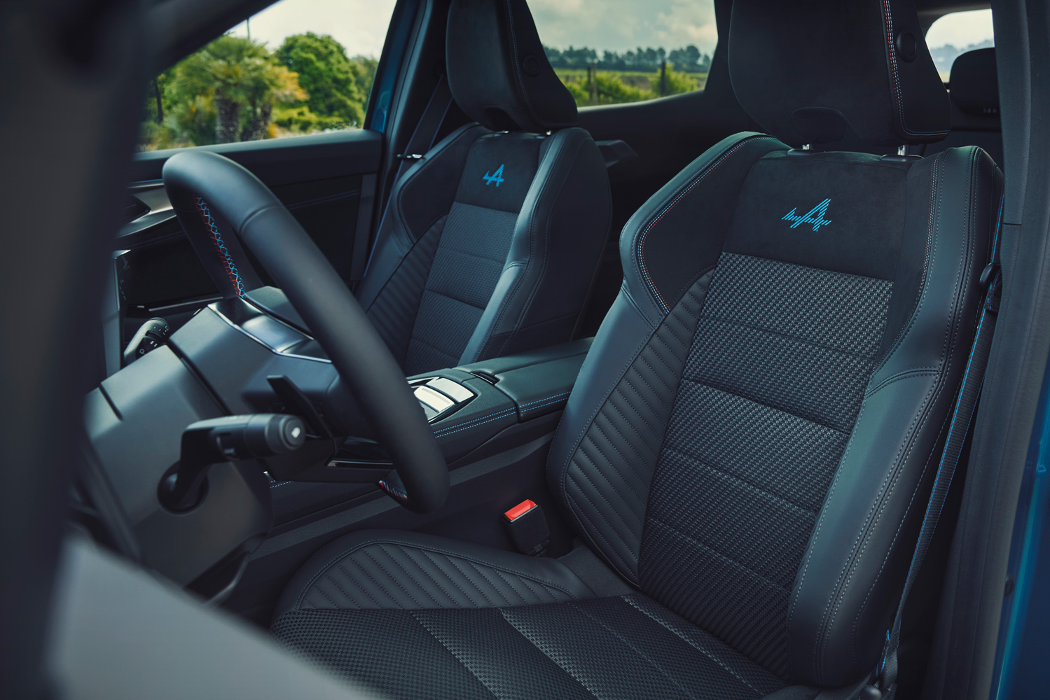 Renault Austral review front seats