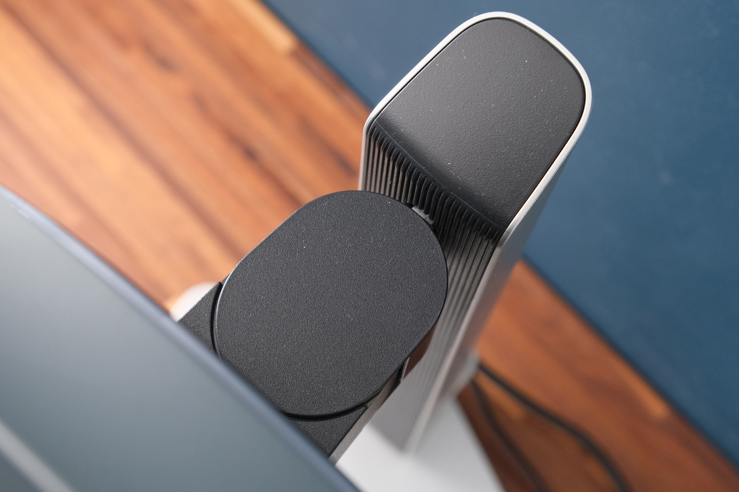 Samsung G81SF review stant tilt
